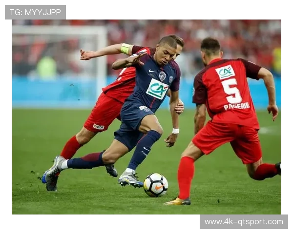 巴黎圣日耳曼5-0大胜雷恩，姆巴佩缺席仍火力全开